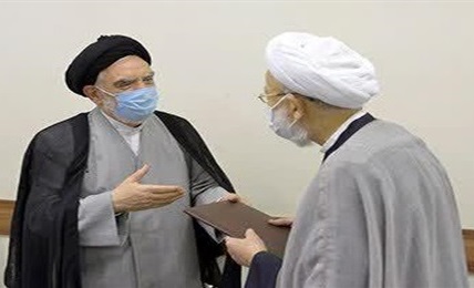 امضای شیوه‌نامه پذیرش طلاب مدرسه‌عالی در حوزه علمیه خراسان میان حضرت آیت‌الله امامی کاشانی و آیت‌الله مصباح عاملی